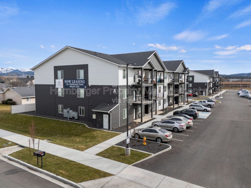 1 Bed 1 Bath Apartment in Spokane Valley! - Image 2