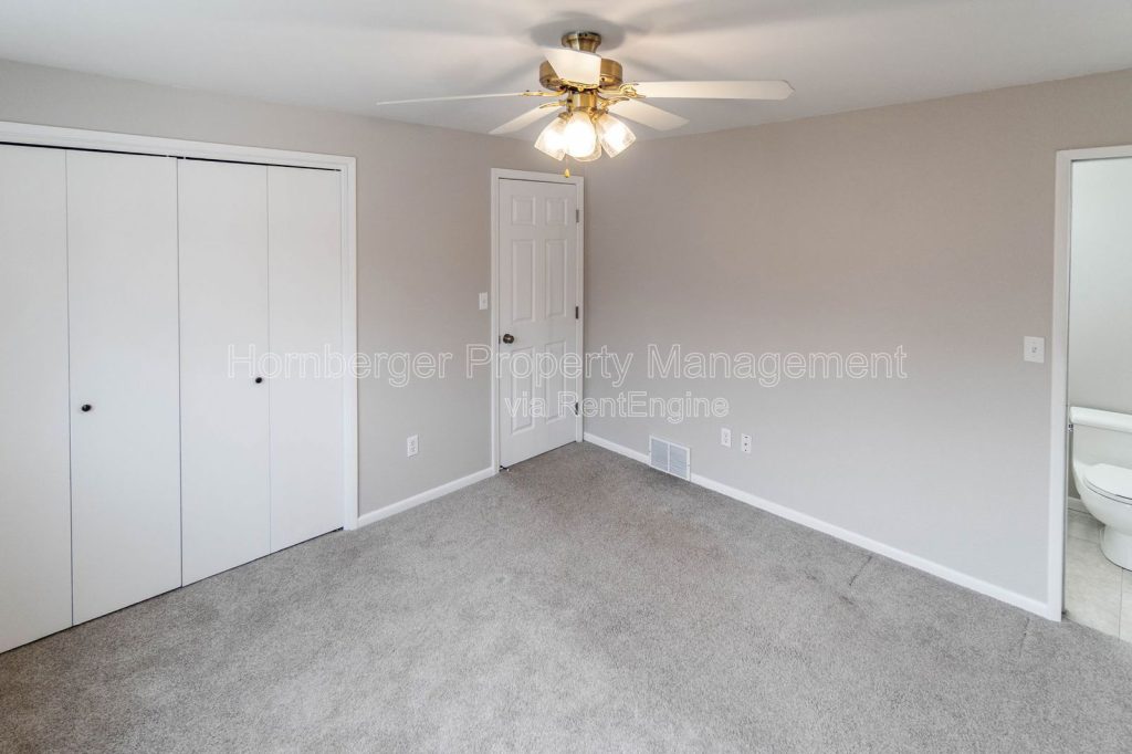 Large 4 Bedroom, 3 Bathroom Home in Quiet North Spokane Neighborhood - Image 15