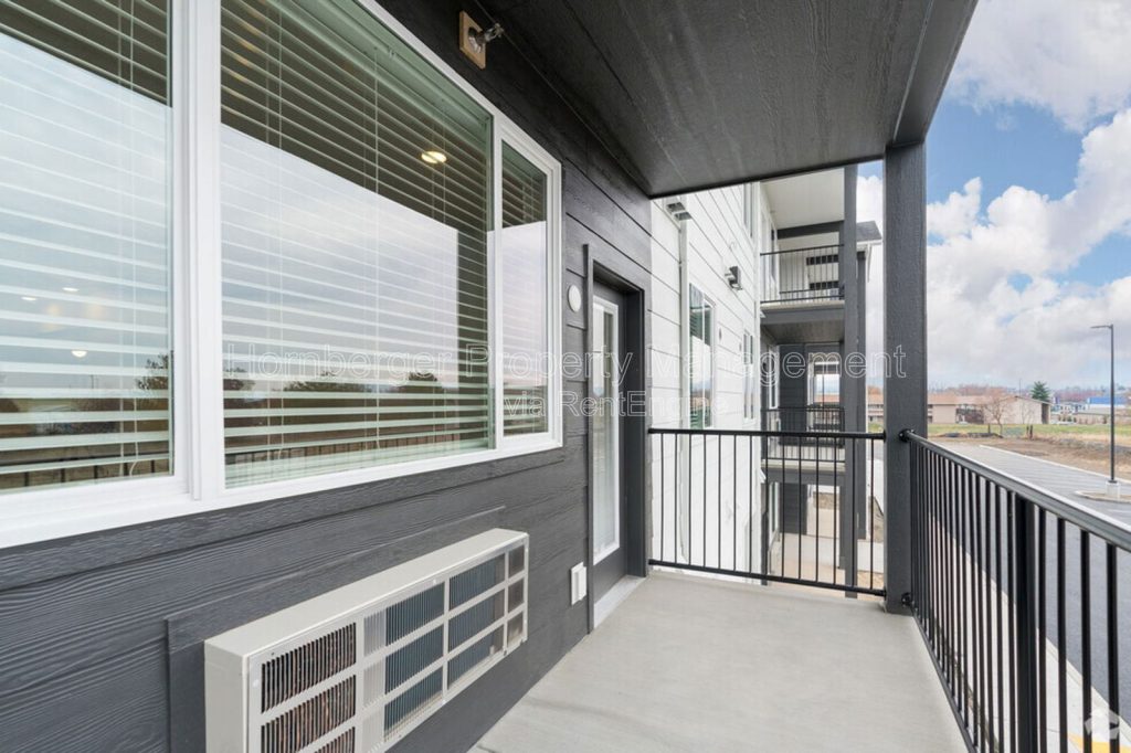 Spacious 1 bedroom 1 bath Apartment! - Image 15