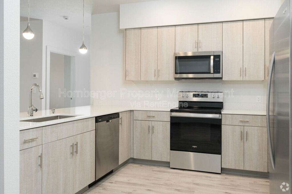 Spacious 1 bedroom 1 bath Apartment! - Image 6