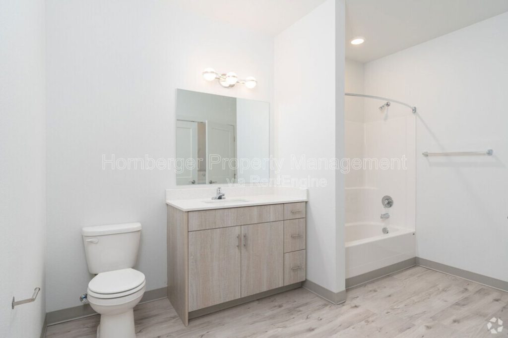 Spacious 1 bedroom 1 bath Apartment! - Image 14