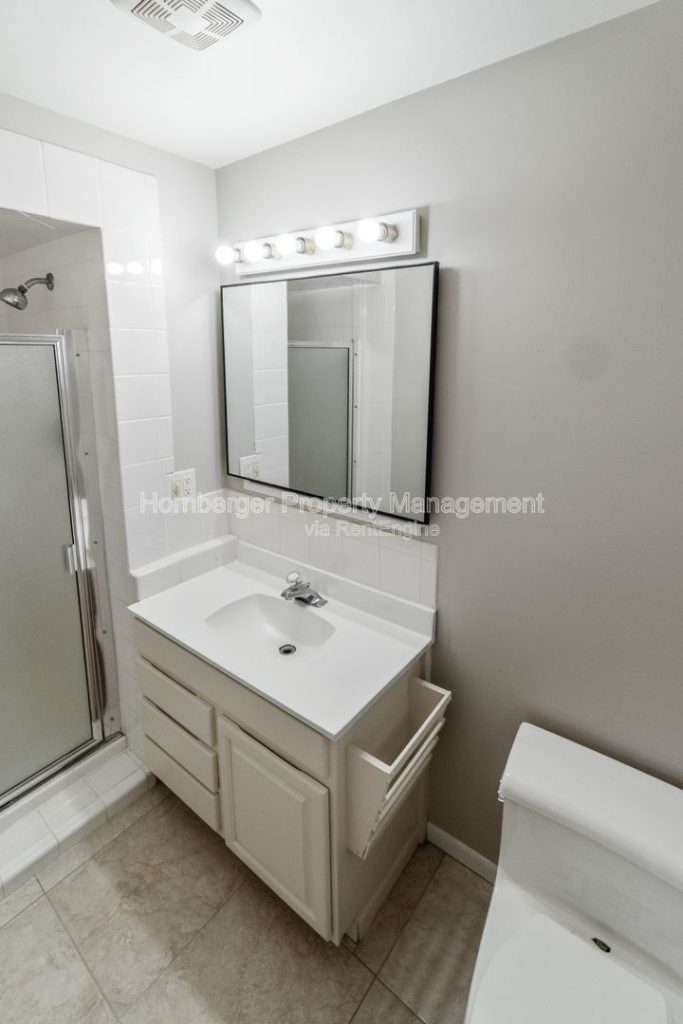 Large 4 Bedroom, 3 Bathroom Home in Quiet North Spokane Neighborhood - Image 16