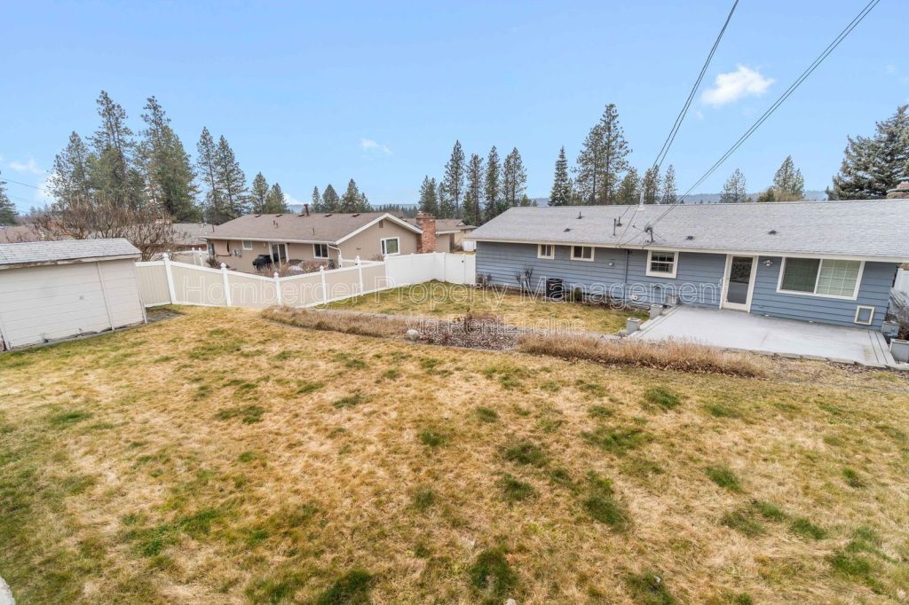 Large 4 Bedroom, 3 Bathroom Home in Quiet North Spokane Neighborhood - Image 26