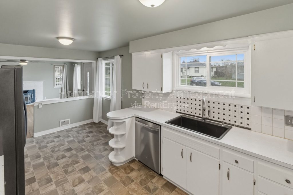 612 East Walton Avenue - Image 7