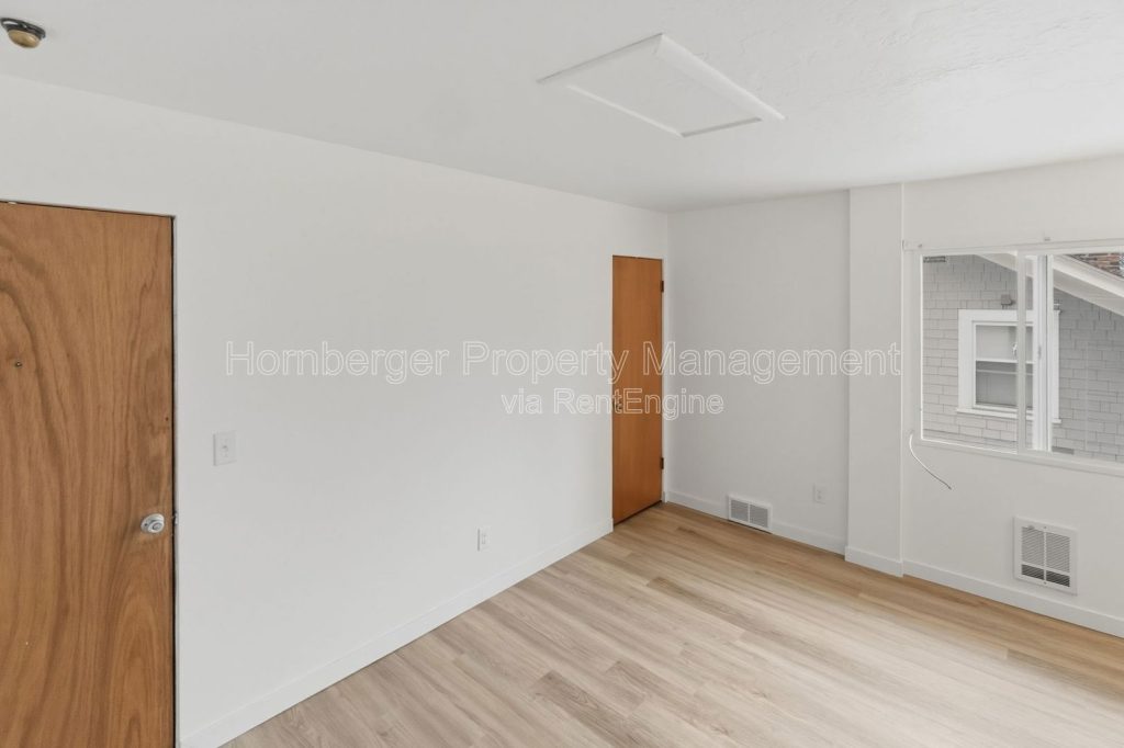 Comfortable South Hill Living! - Image 3