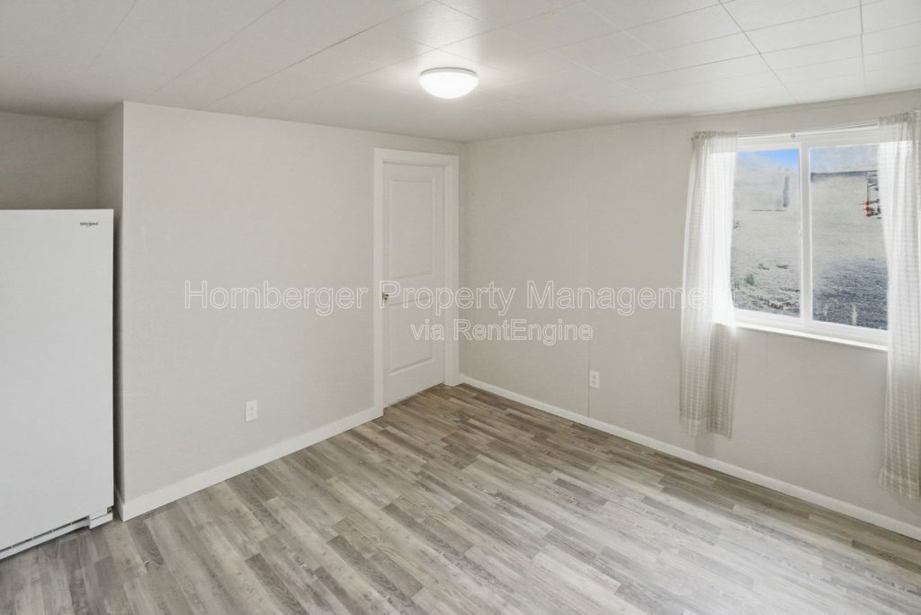 Spacious 5-Bedroom Home in North Spokane - Image 12