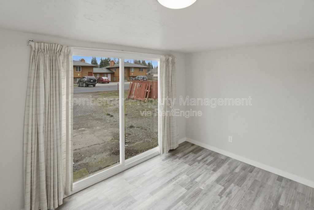 Spacious 5-Bedroom Home in North Spokane - Image 19