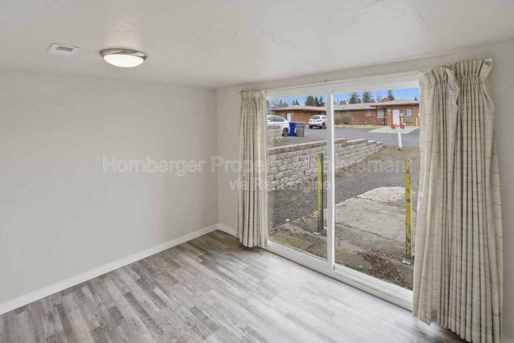Spacious 5-Bedroom Home in North Spokane - Image 21