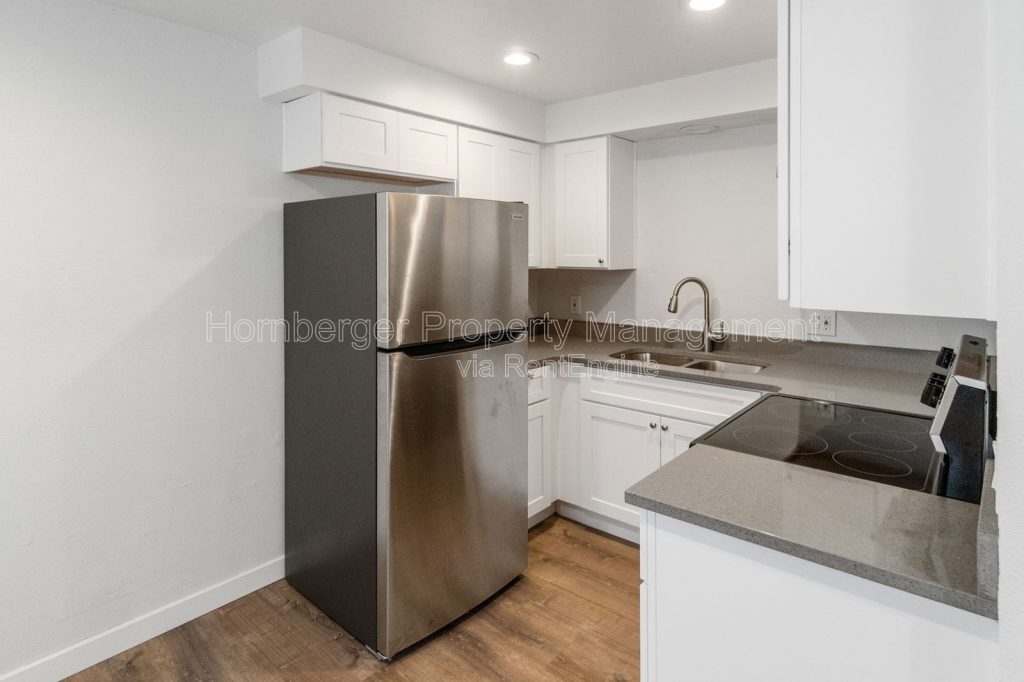 1 Bed 1 Bath Updated Apartment – **Move in special** - Image 2