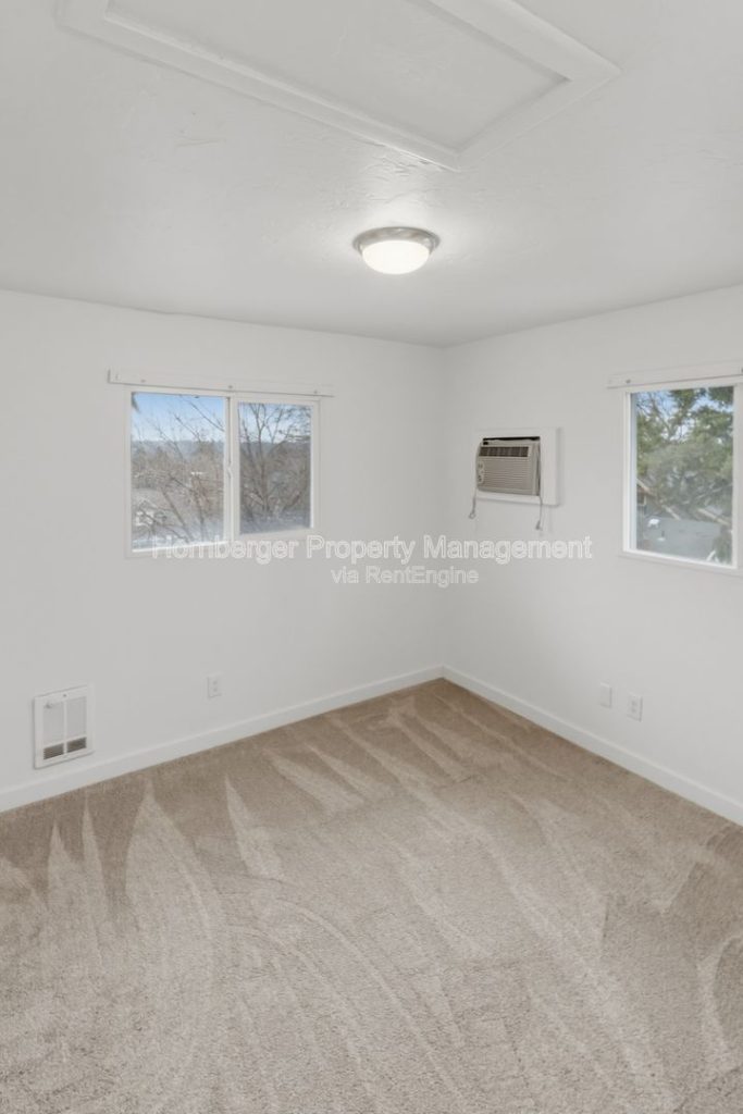 Comfortable South Hill Living! - Image 12