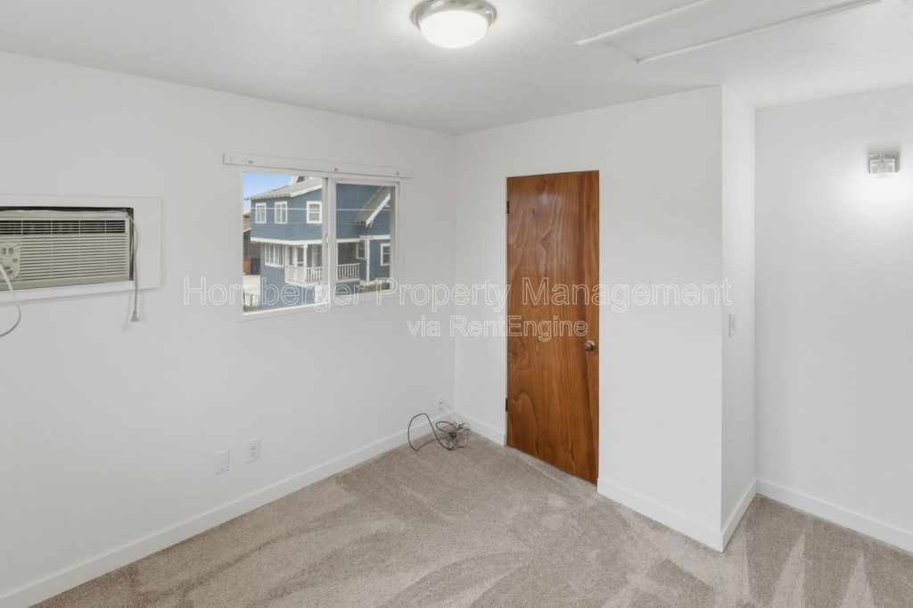 Comfortable South Hill Living! - Image 9