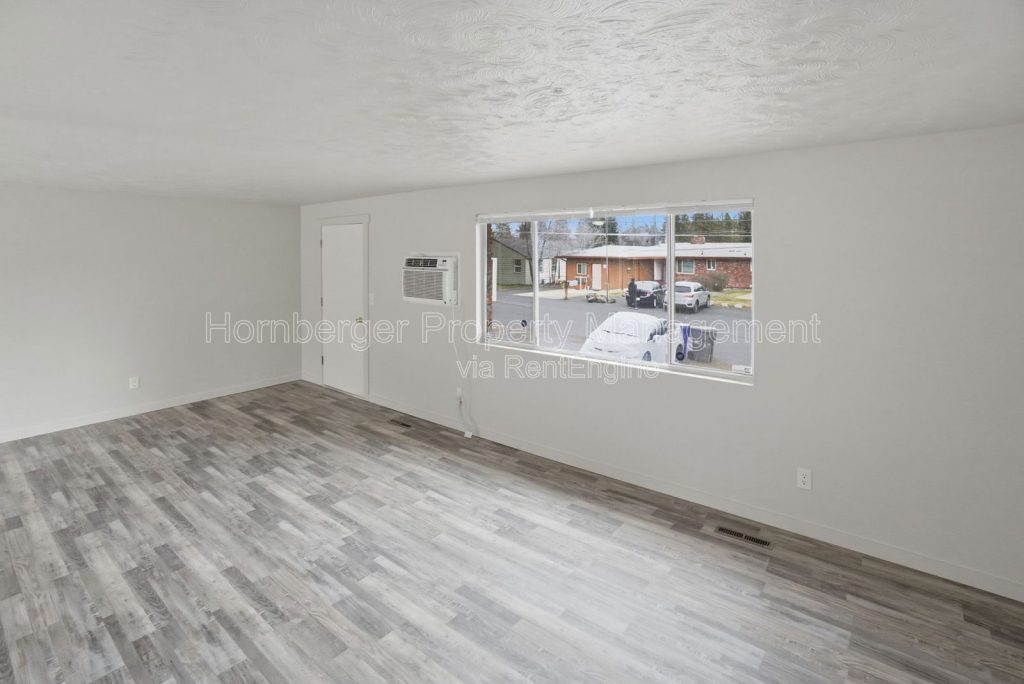 Spacious 5-Bedroom Home in North Spokane - Image 4