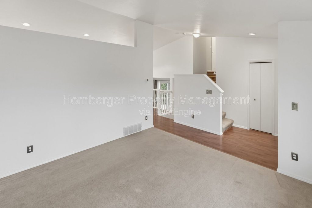 Spacious 4 Bed, 3 Bath Home in Prime South Hill Location! - Image 2