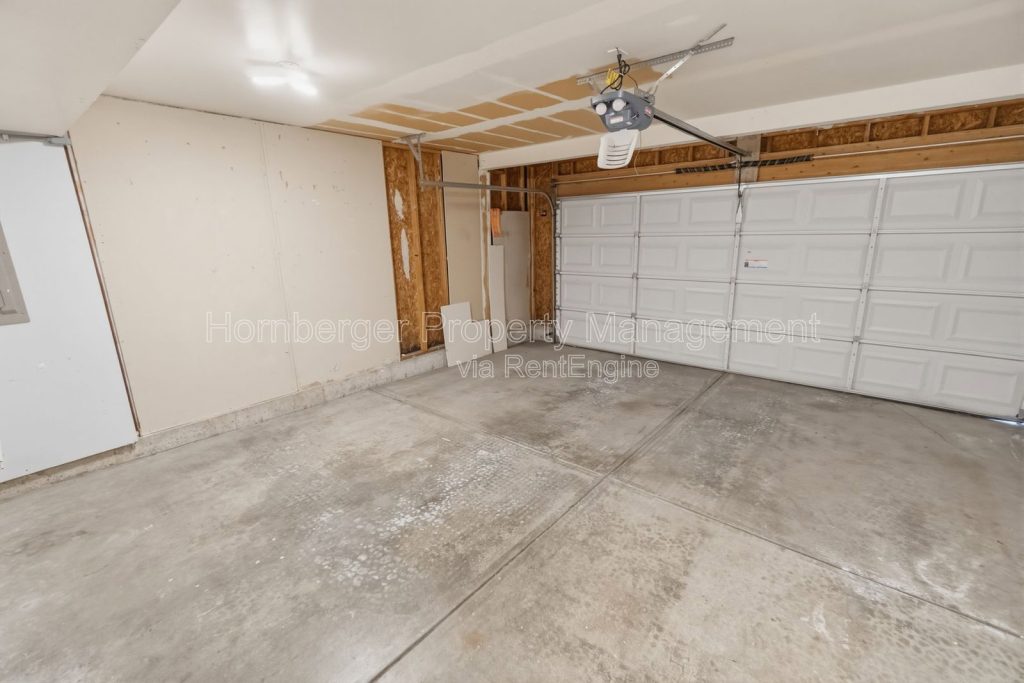Spacious 4 Bed, 3 Bath Home in Prime South Hill Location! - Image 30