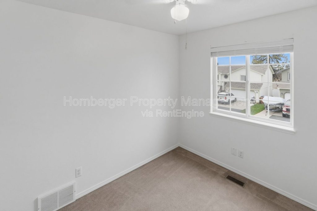 Spacious 4 Bed, 3 Bath Home in Prime South Hill Location! - Image 23