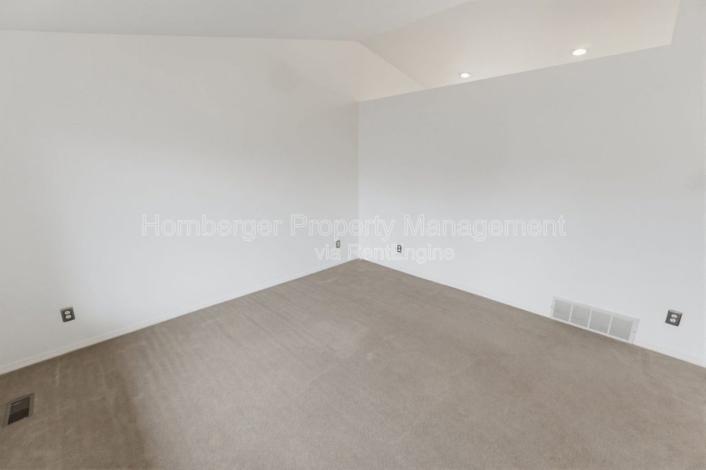 Spacious 4 Bed, 3 Bath Home in Prime South Hill Location! - Image 5