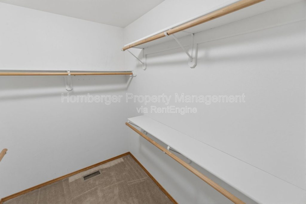 Spacious 4 Bed, 3 Bath Home in Prime South Hill Location! - Image 14