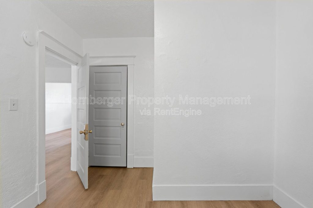 ***Move in Special*** - Image 7