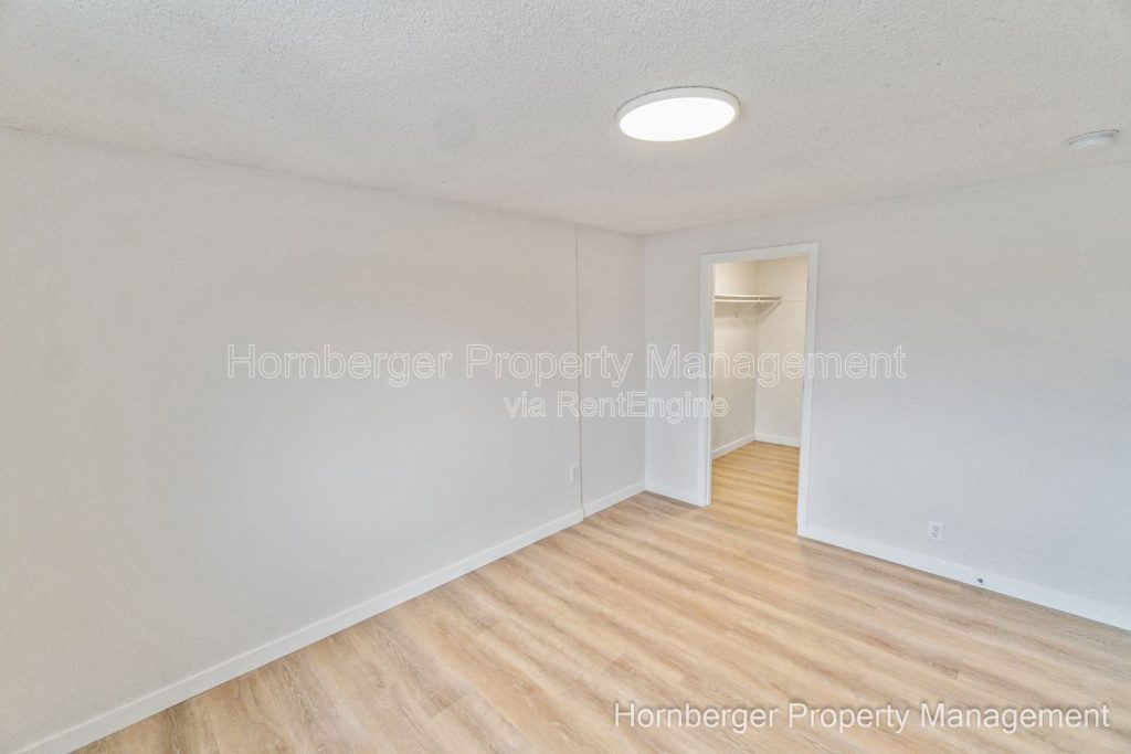 2 Bed Apartment with Open Living Space and LVP Flooring - Image 9