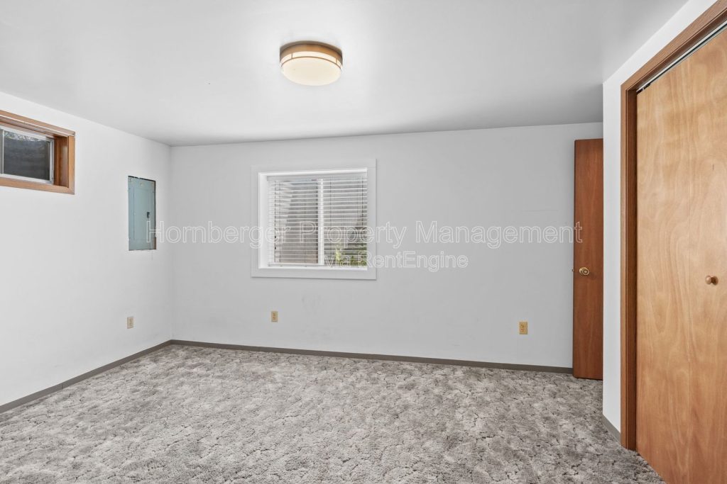1703 North Walnut Road - Image 14