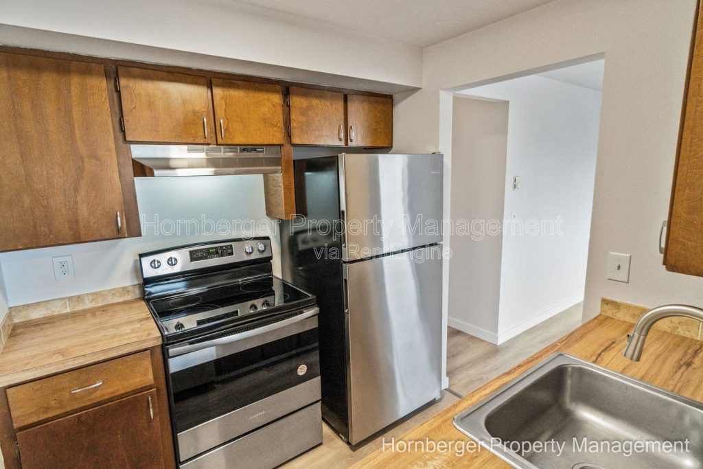 2 Bed Apartment with Open Living Space and LVP Flooring - Image 1