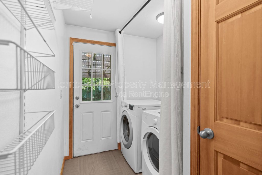 1703 North Walnut Road - Image 7