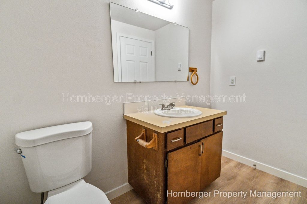 2 Bed Apartment with Open Living Space and LVP Flooring - Image 14