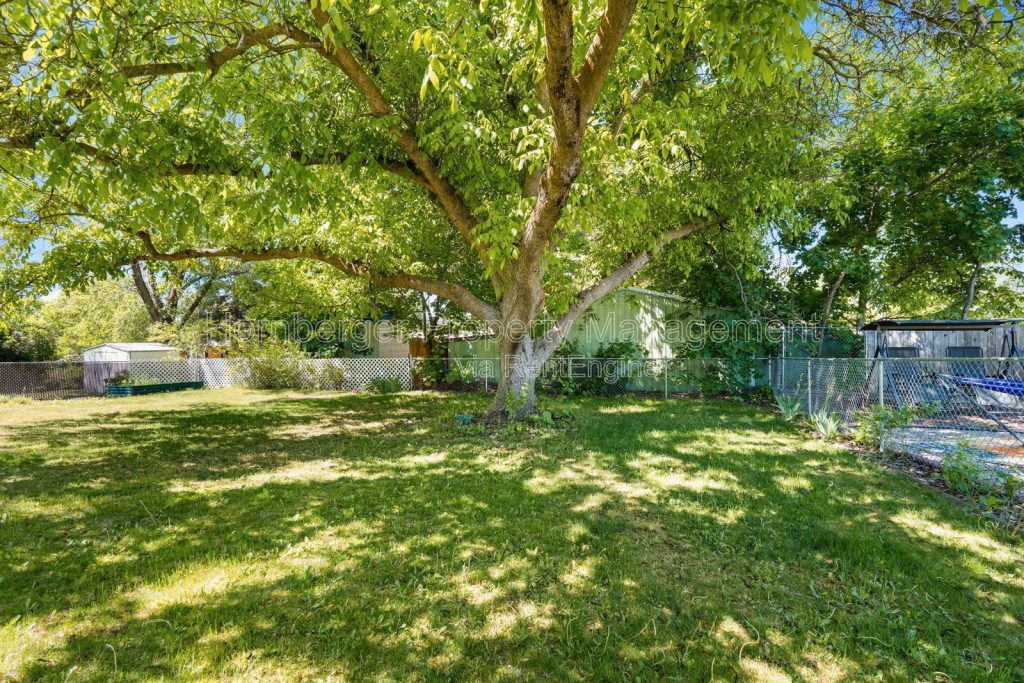 1703 North Walnut Road - Image 28