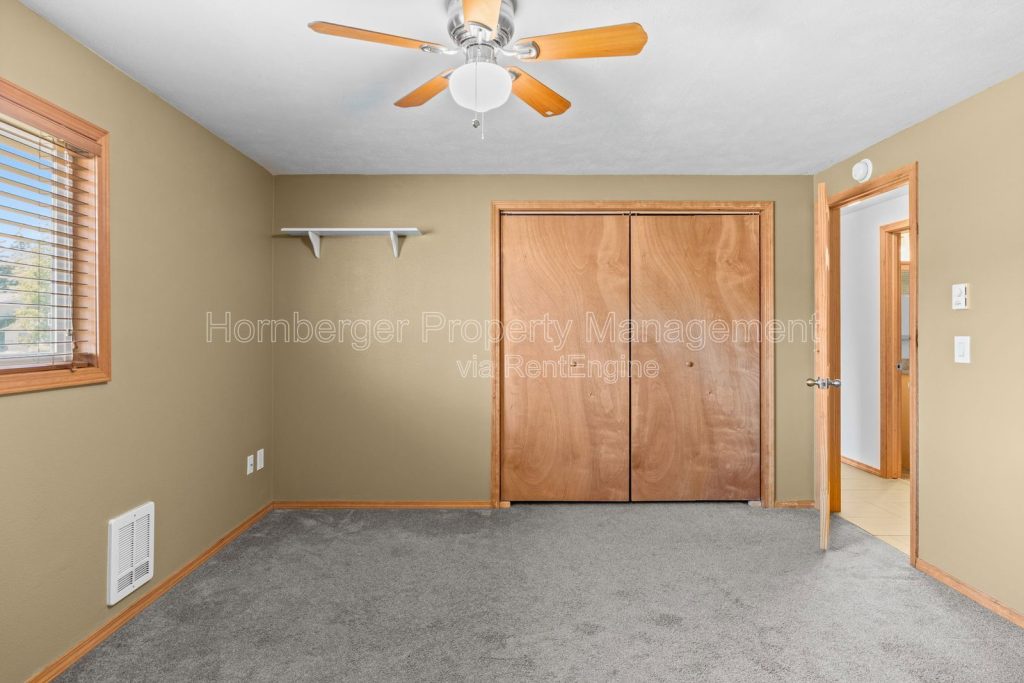 1703 North Walnut Road - Image 10