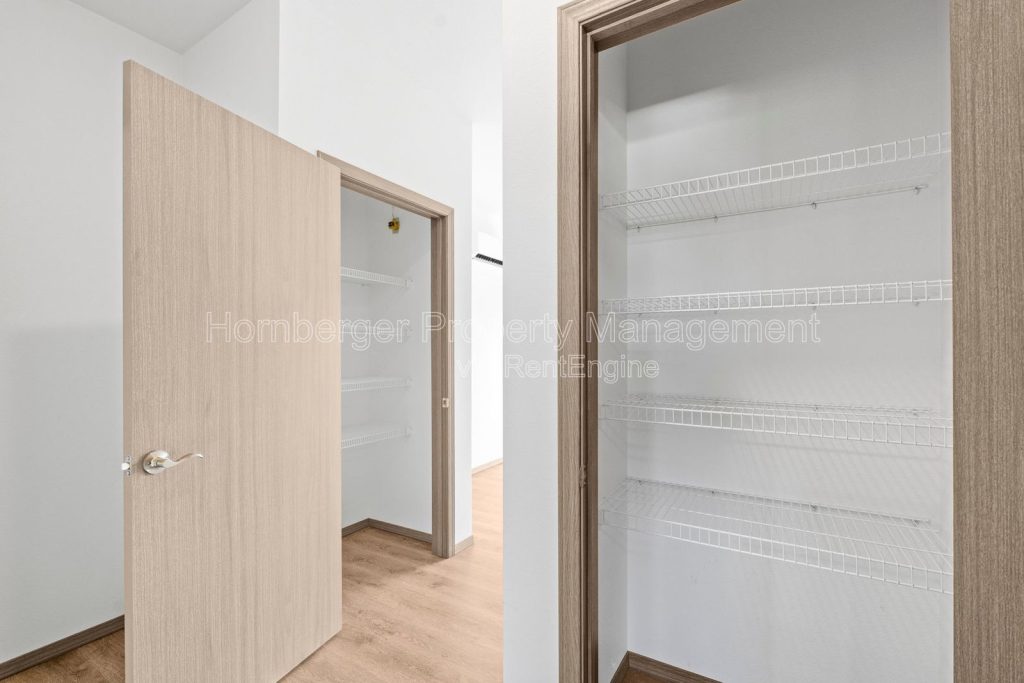 Modern 2 Bedroom Apartment with In Unit Laundry - Image 26