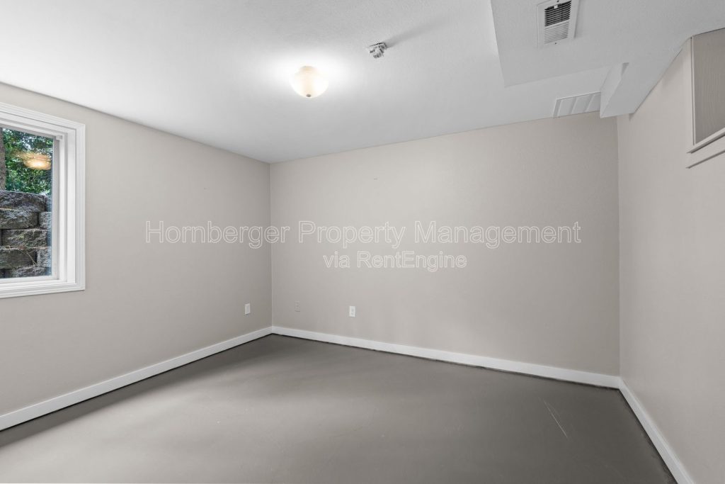 Spacious 4 Bedroom 2.5 bath Home on Quiet Cul-de-sac with Large Fenced Yard - Image 27