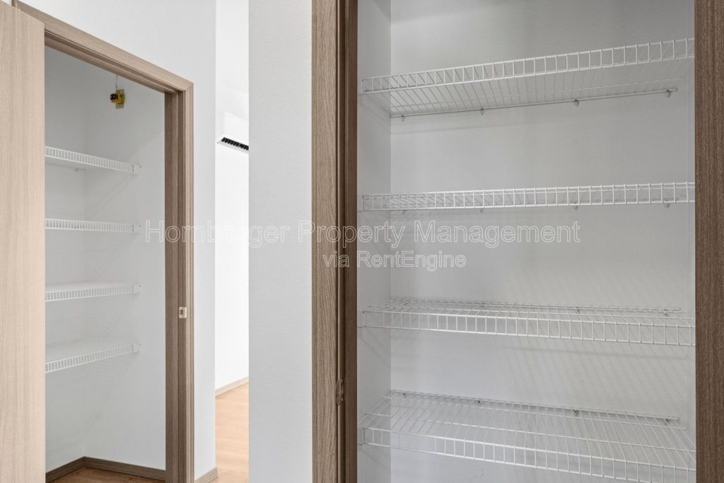 Modern 2 Bedroom Apartment with In Unit Laundry - Image 25