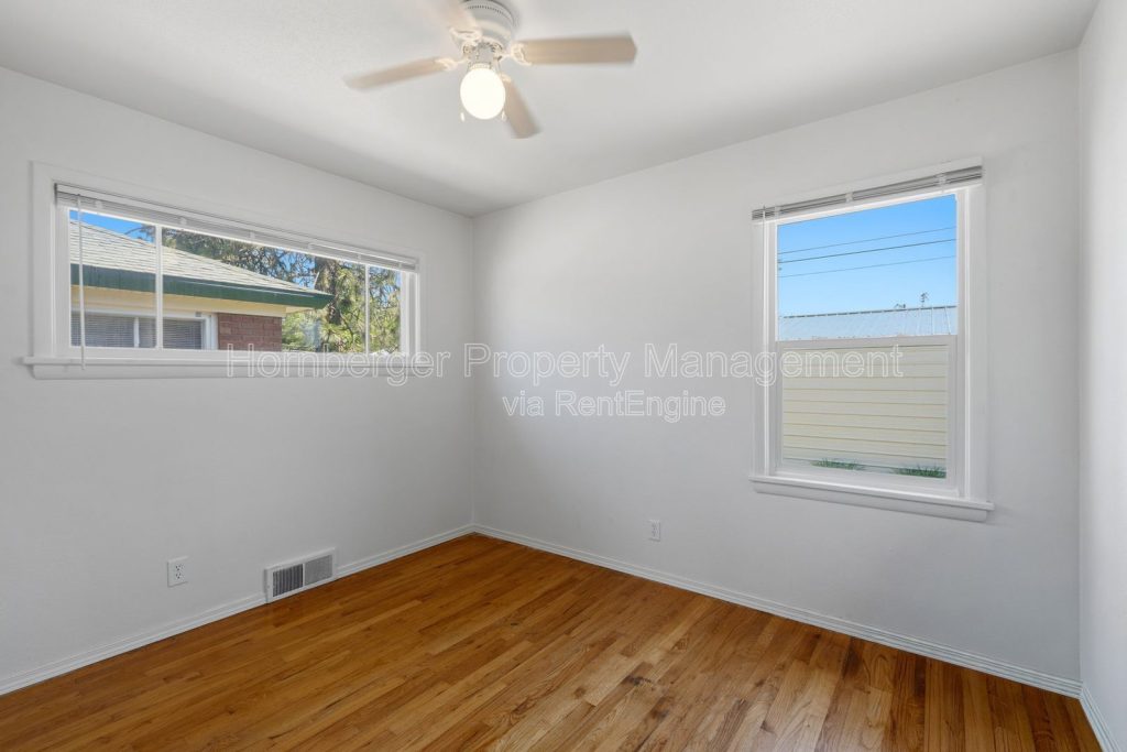 Charming 2 Bedrooms, 1 Bath Duplex Near VA Hospital - Image 6