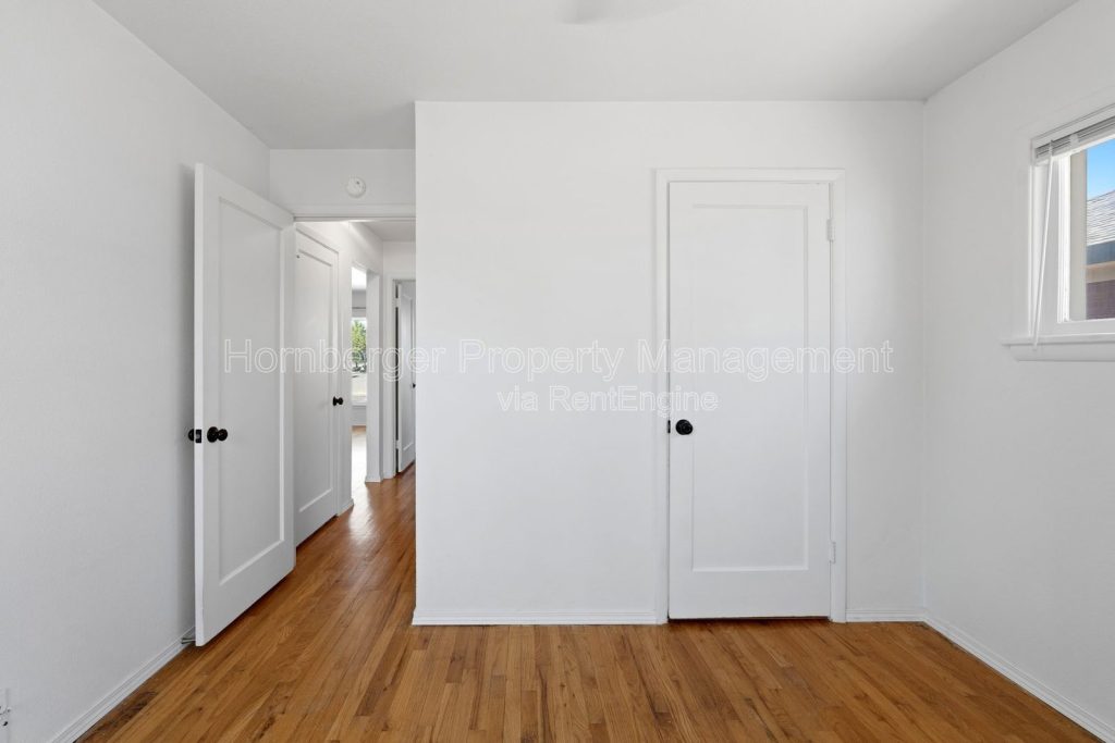 Charming 2 Bedrooms, 1 Bath Duplex Near VA Hospital - Image 7