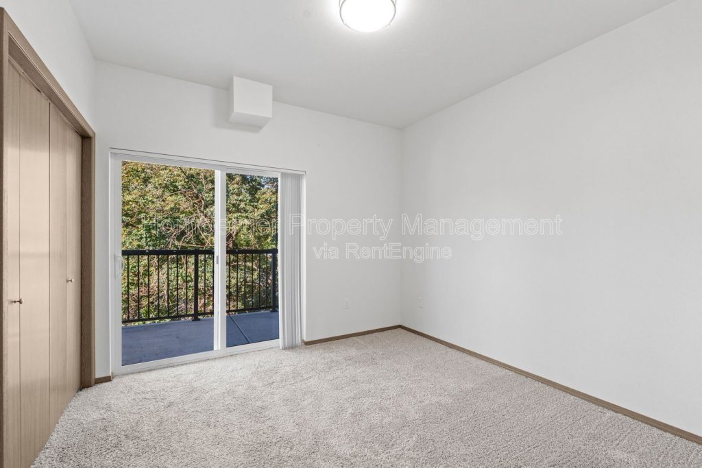 Modern 2 Bedroom Apartment with In Unit Laundry - Image 19