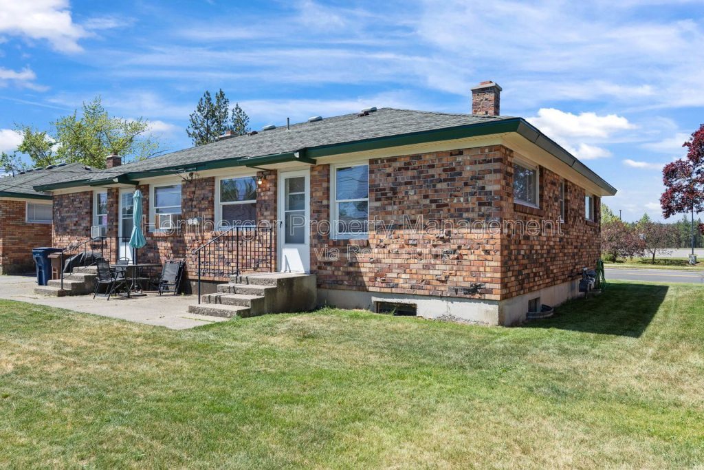 Charming 2 Bedrooms, 1 Bath Duplex Near VA Hospital - Image 19