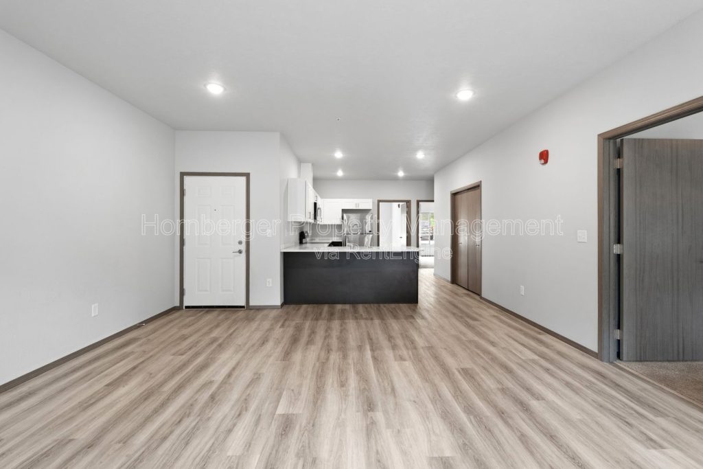 Modern 3 Bed 2 Bath Apartment with Quartz Counters and Private Balcony-Lower South Hill - Image 6