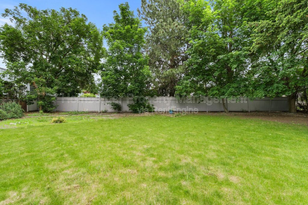 Spacious 4 Bedroom 2.5 bath Home on Quiet Cul-de-sac with Large Fenced Yard - Image 32
