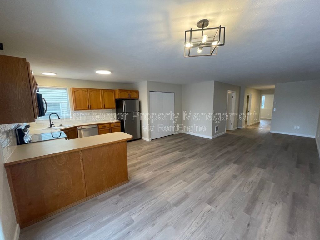 Updated TownHome for Rent in Perry District! - Image 5