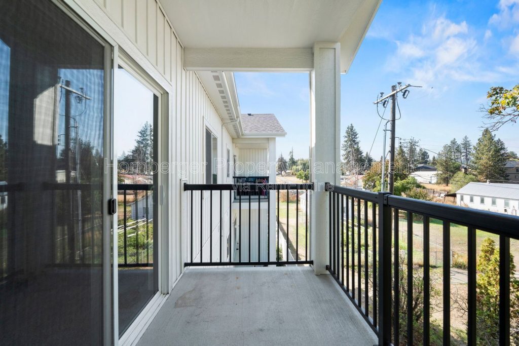 Modern 2 Bedroom Apartment with In Unit Laundry - Image 5