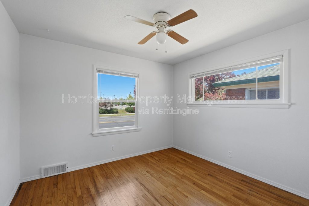 Charming 2 Bedrooms, 1 Bath Duplex Near VA Hospital - Image 12