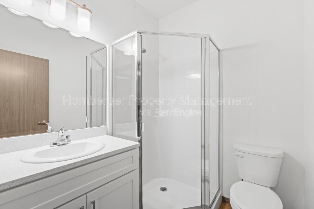 Modern 2 Bedroom Apartment with In Unit Laundry - Image 22