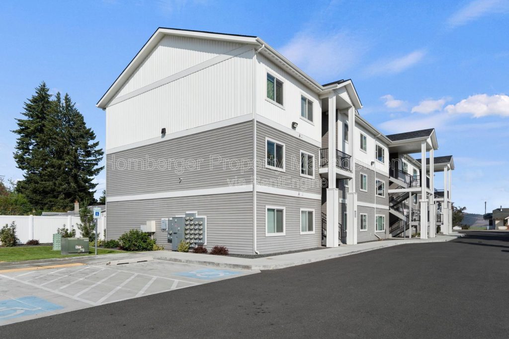 Modern 2 Bedroom Apartment with In Unit Laundry - Image 29