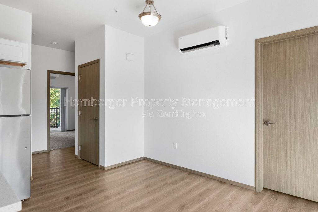 Modern 2 Bedroom Apartment with In Unit Laundry - Image 16