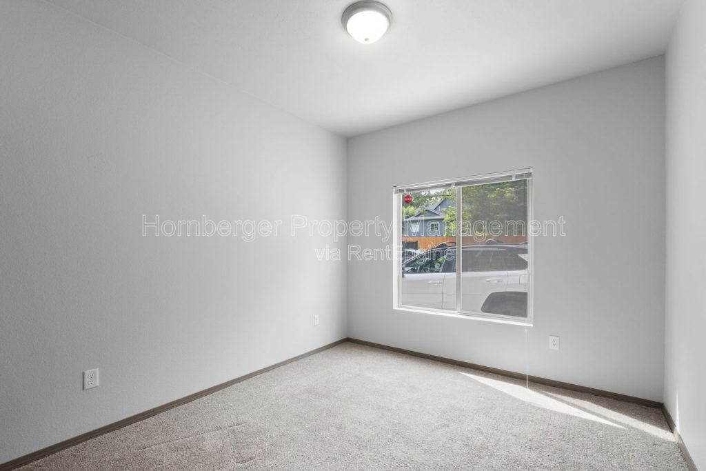 Modern 3 Bed 2 Bath Apartment with Quartz Counters and Private Balcony-Lower South Hill - Image 12