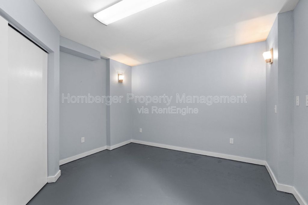 Spacious 4 Bedroom 2.5 bath Home on Quiet Cul-de-sac with Large Fenced Yard - Image 21