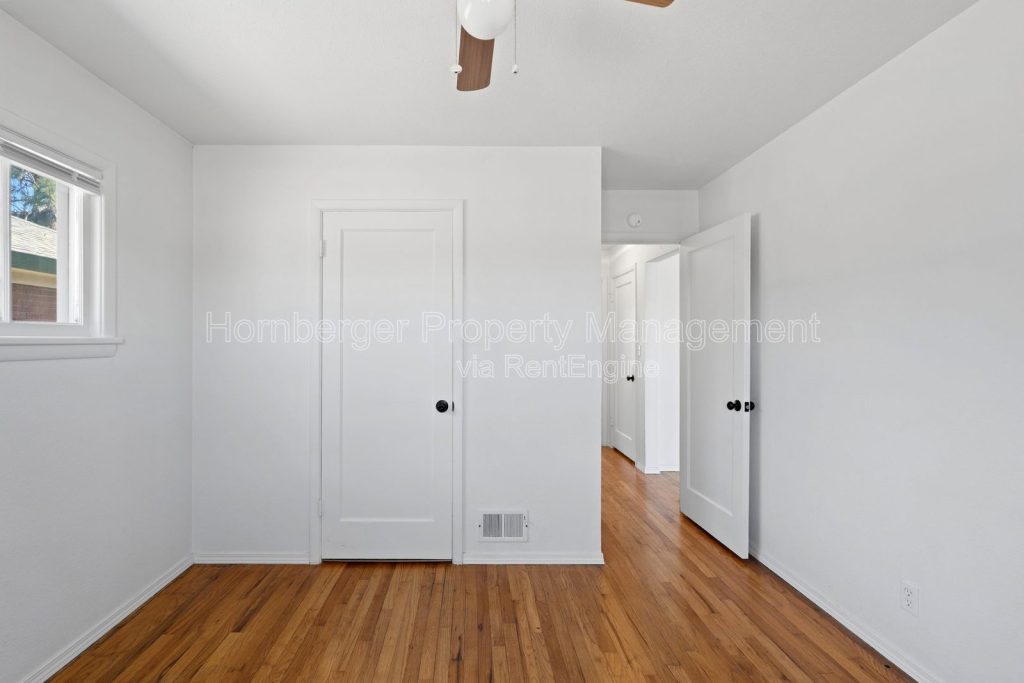 Charming 2 Bedrooms, 1 Bath Duplex Near VA Hospital - Image 10