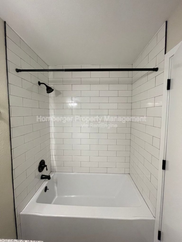 Updated TownHome for Rent in Perry District! - Image 8