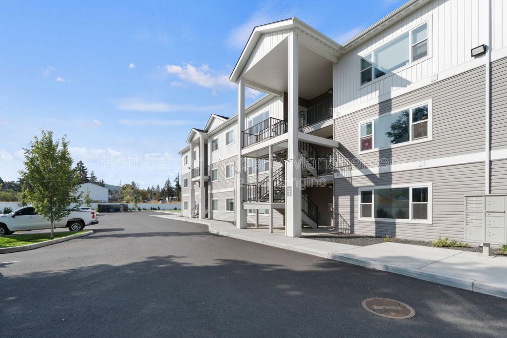 Modern 2 Bedroom Apartment with In Unit Laundry - Image 9