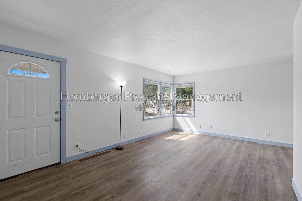 4 Bed 2 Bathroom home on Spokane Northside - Image 4